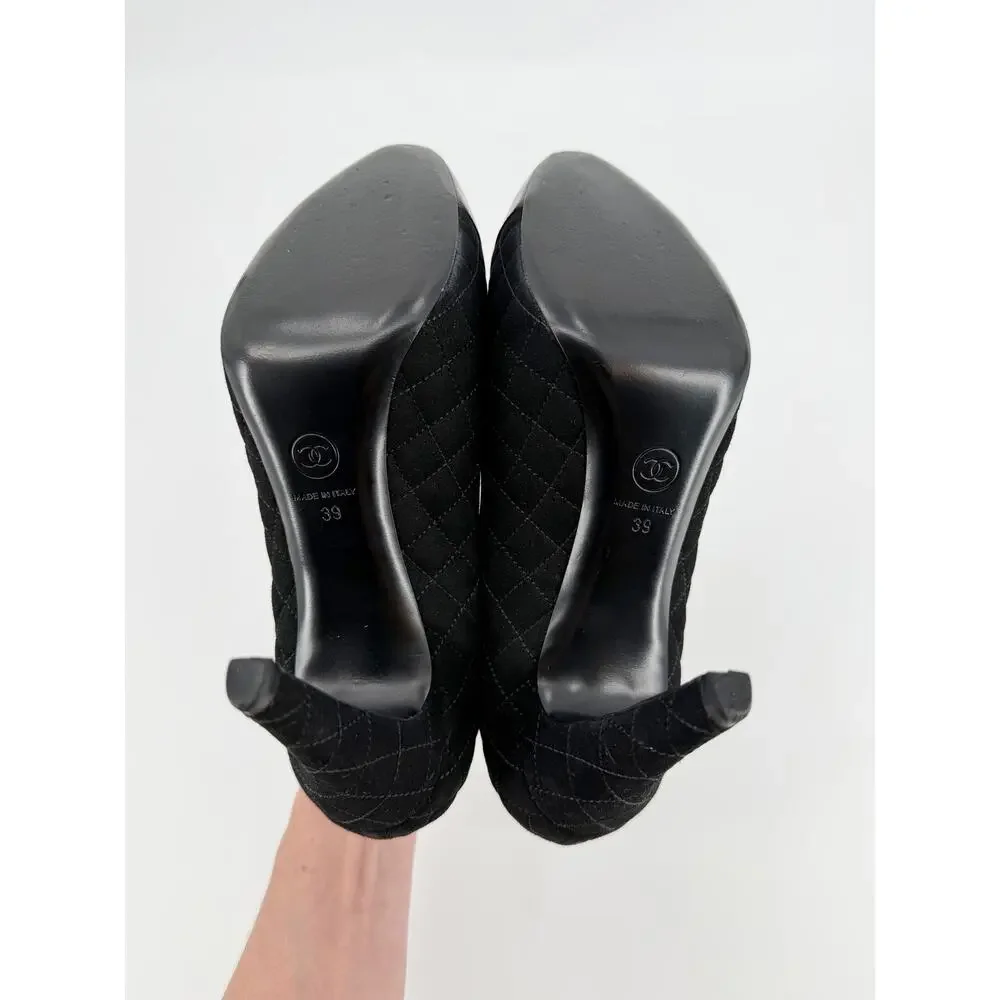 Chanel Black Quilted Suede Patent Cap Toe Pumps CC Stiletto Heels Size 39